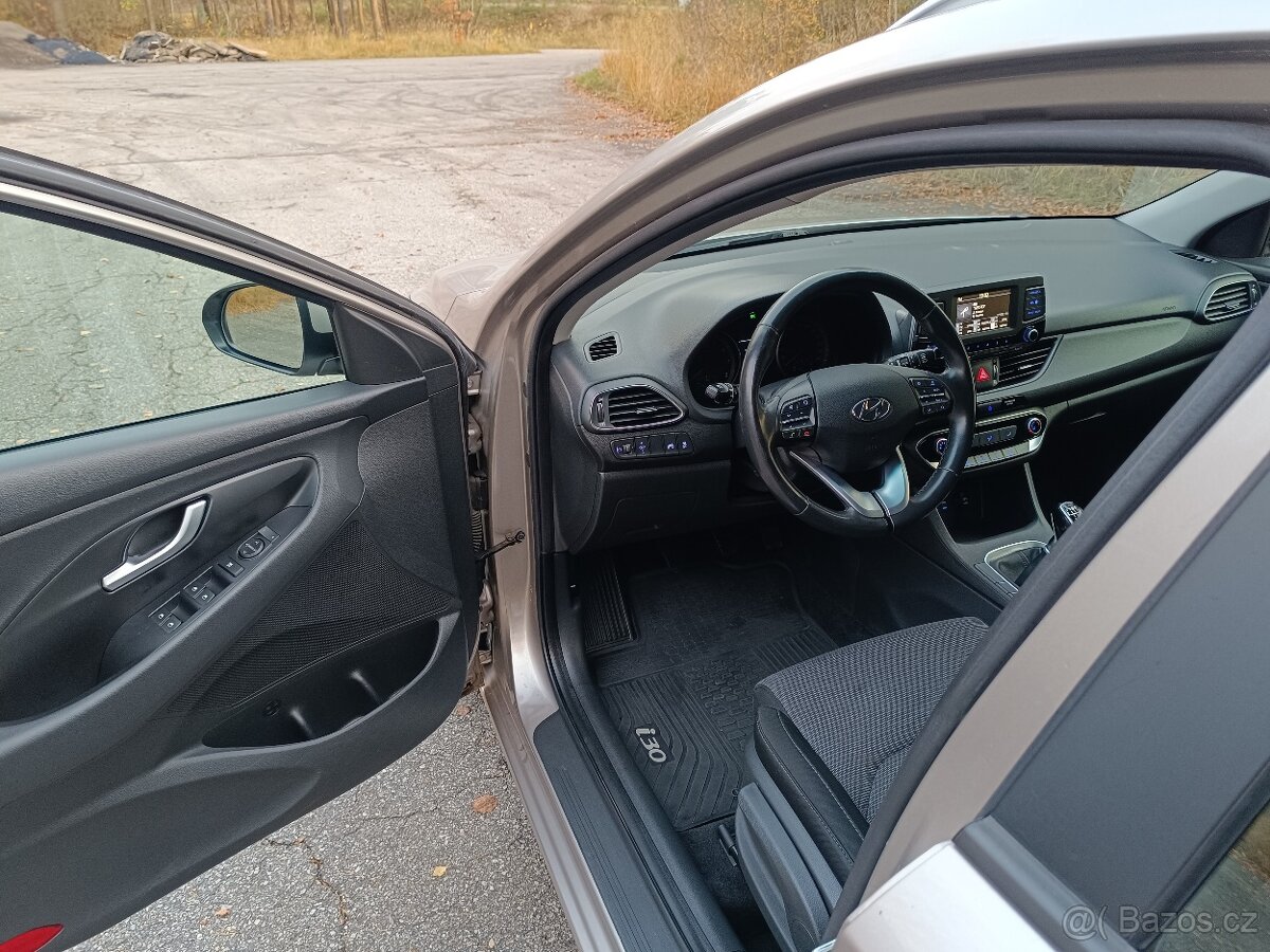 Hyundai I30 kombi rok 2018,najeto: 112.252 km, Nové v CZ - 11
