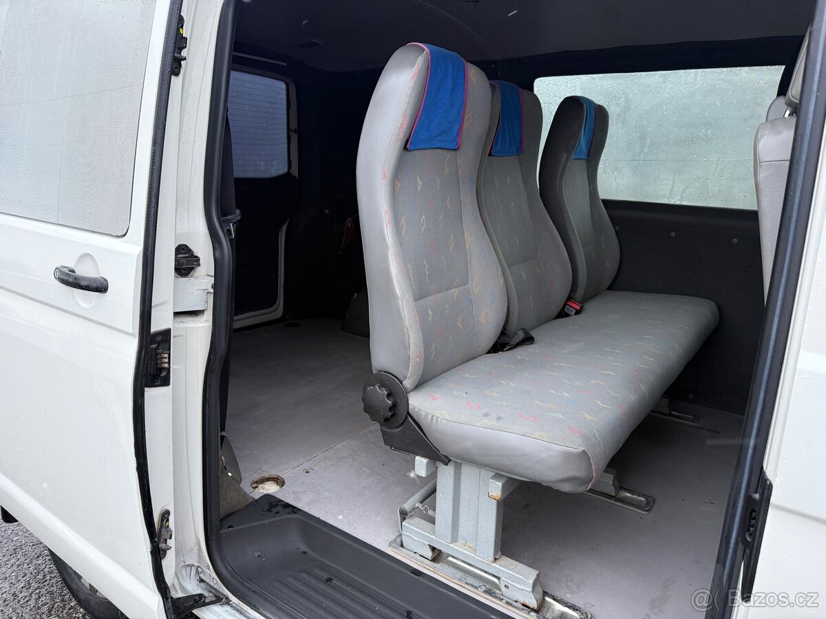 VW Transporter T5 6 Míst - 11