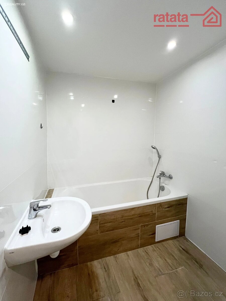 Pronájem bytu 2+1 v Chomutově - 11