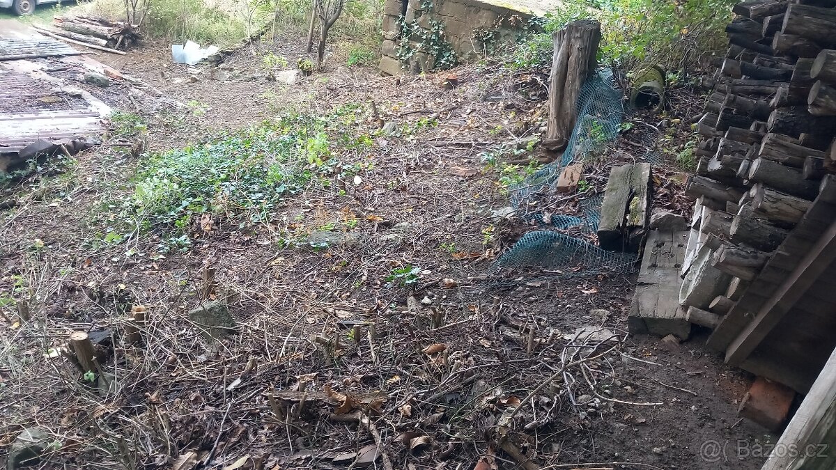 Pozemek se sklepem u dukovan - 11