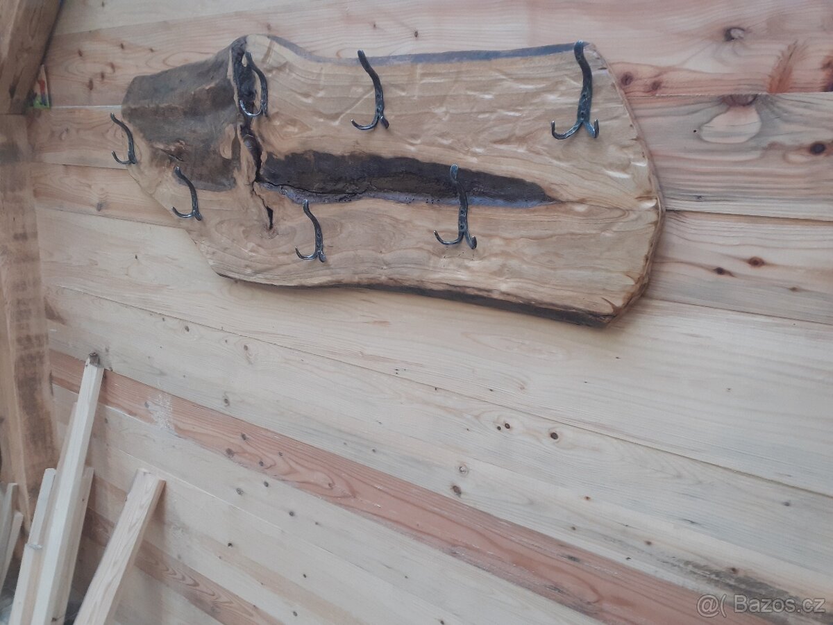 Rustikální věšák na oblečení - 11