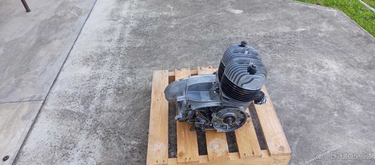 Velorex 350 motor- mechanika - 11