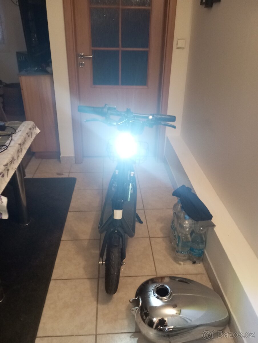 Elektrická koloběžka - 11