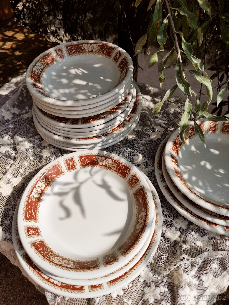 Anglický jídelní set talířů vintage - 18 kusů - 11
