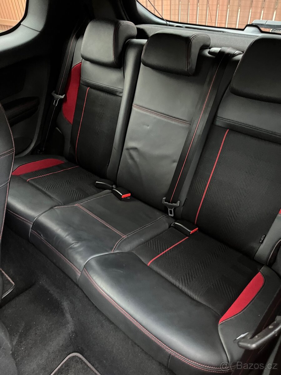 Peugeot 208 GTi - 11