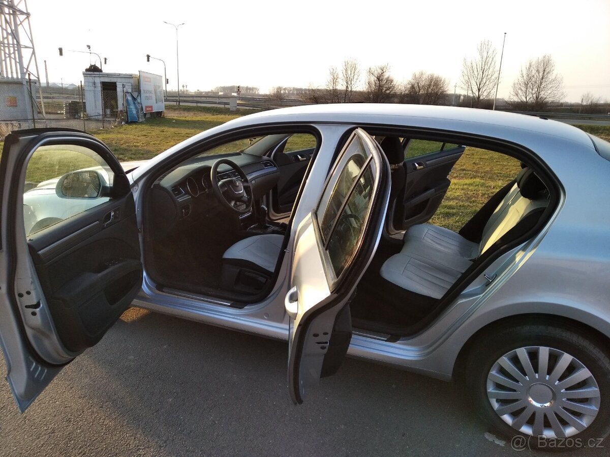 Škoda Superb 1.6 TDi-77kw - 11