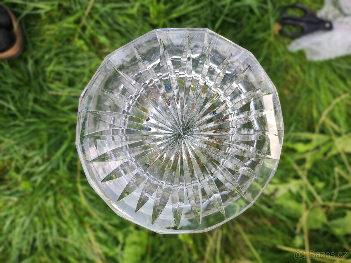 Velké čiré broušené vázy - 11