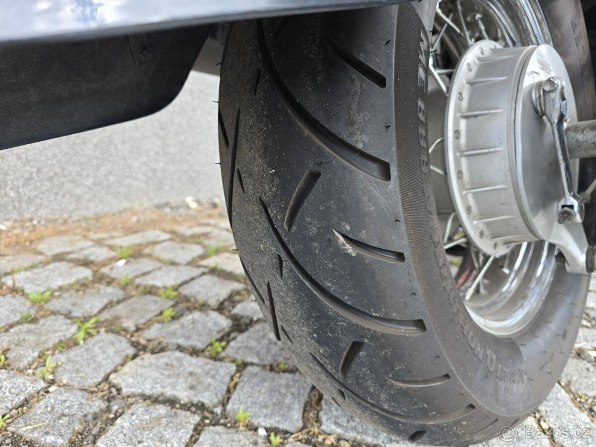 Suzuki VL 800 Intruder Volusia - 11