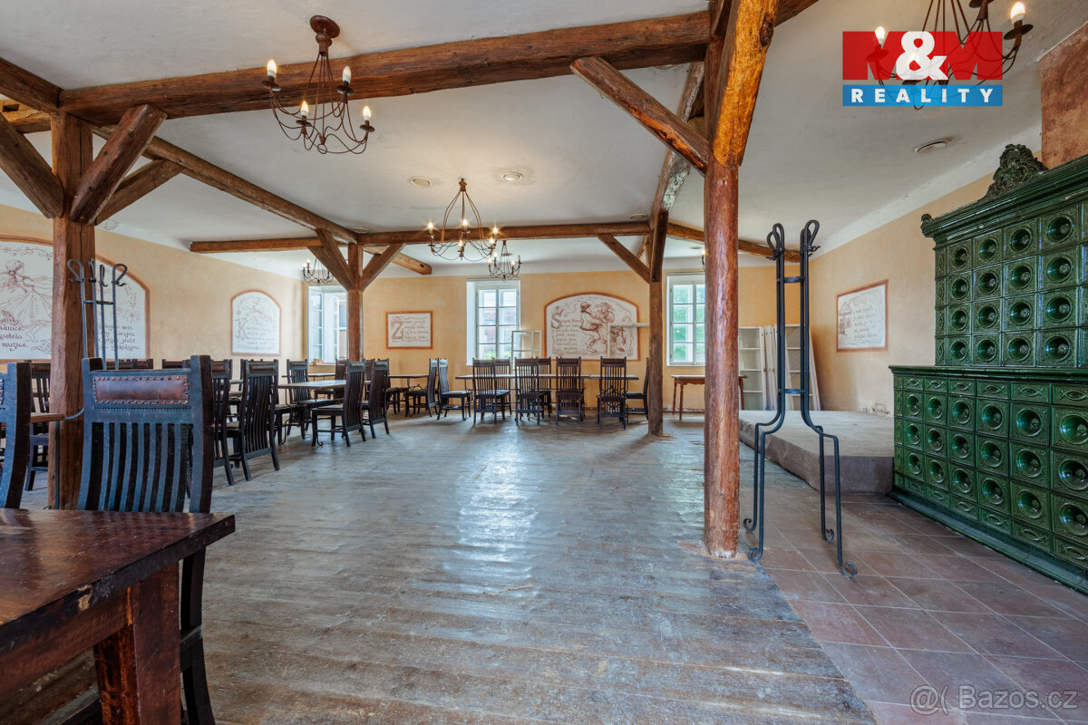 Prodej rodinného domu 500 m², Mlečice - 11