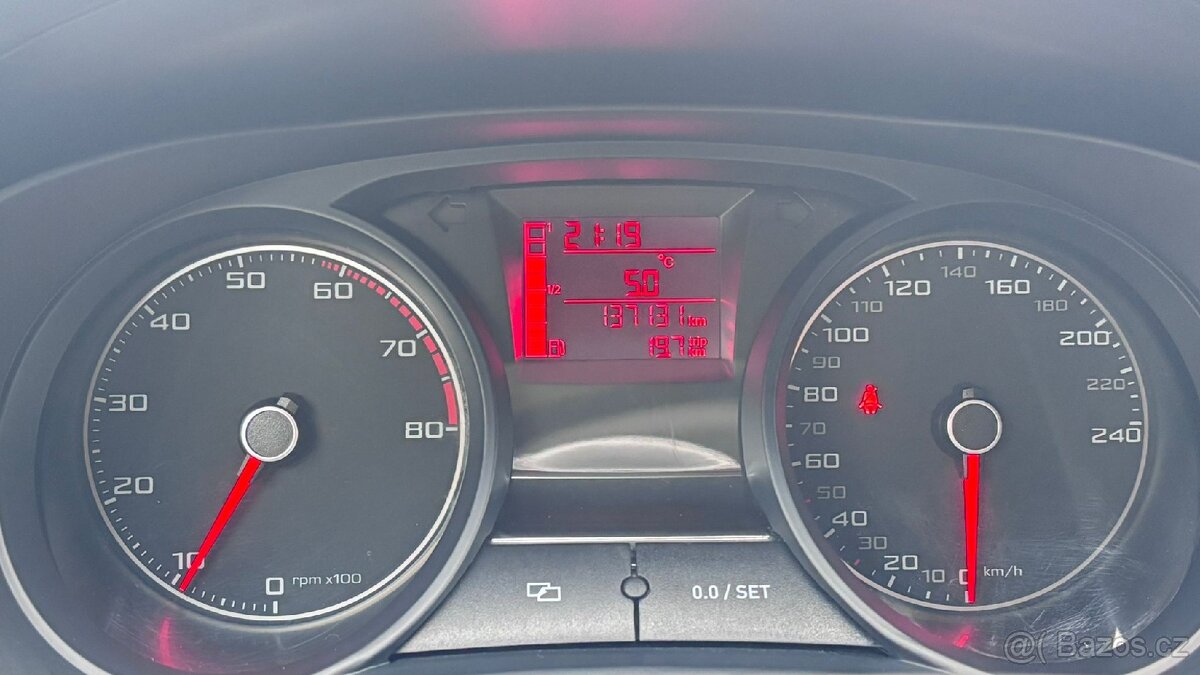 SEAT Ibiza 1,4i 16V rv 2013 - 11