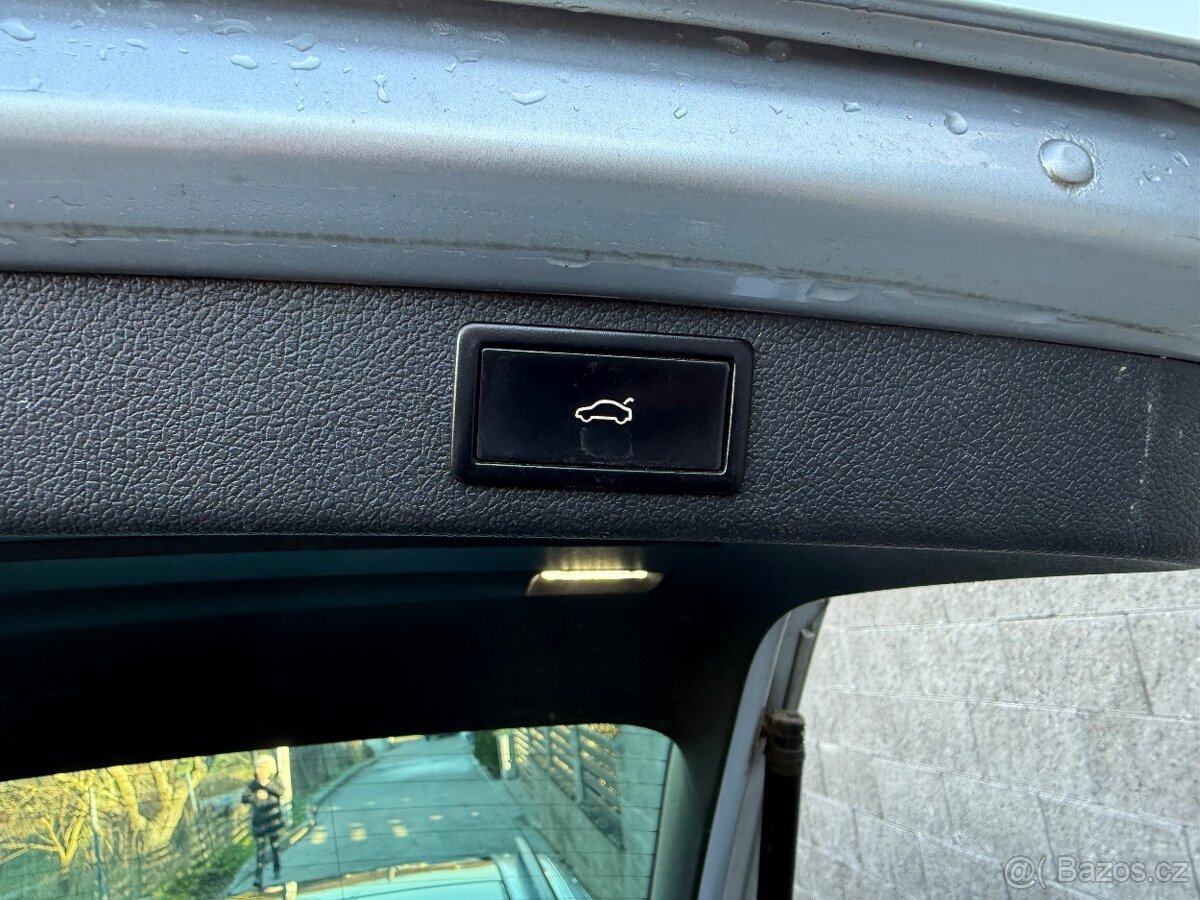 Škoda Superb Combi 2.0 TDI 125kw 11/2011 / NAVI / PANORAMA - 11