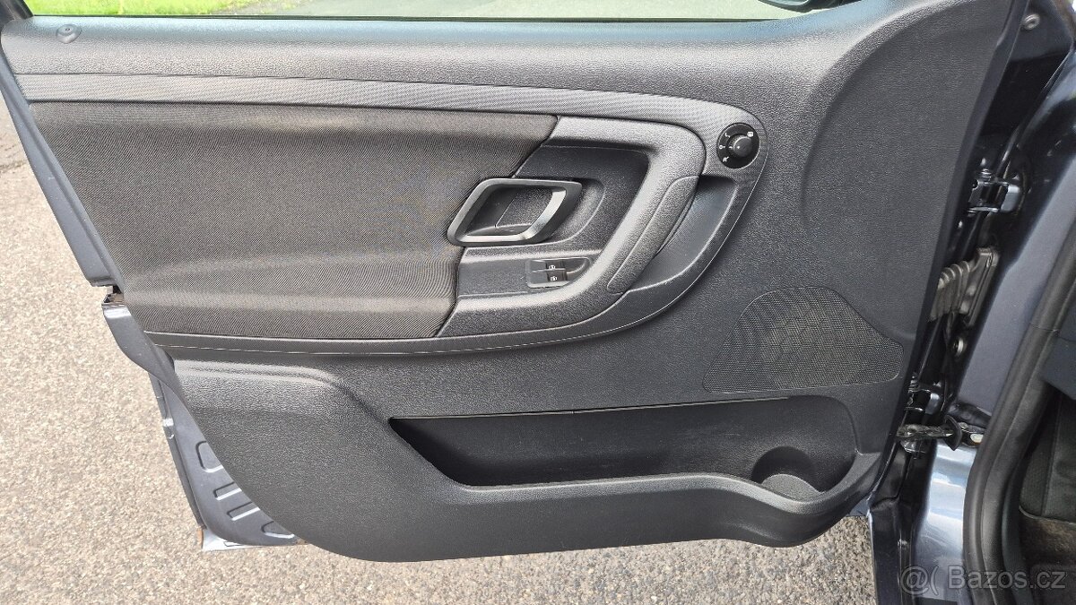 Škoda Fabia II 1.2 TSi 63Kw 2011 2. MAJITEL - 11