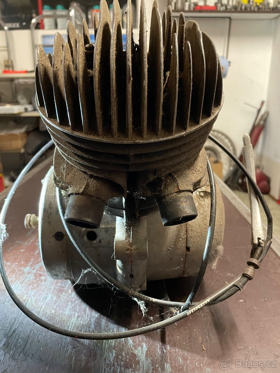 CZ 150 motor - 11