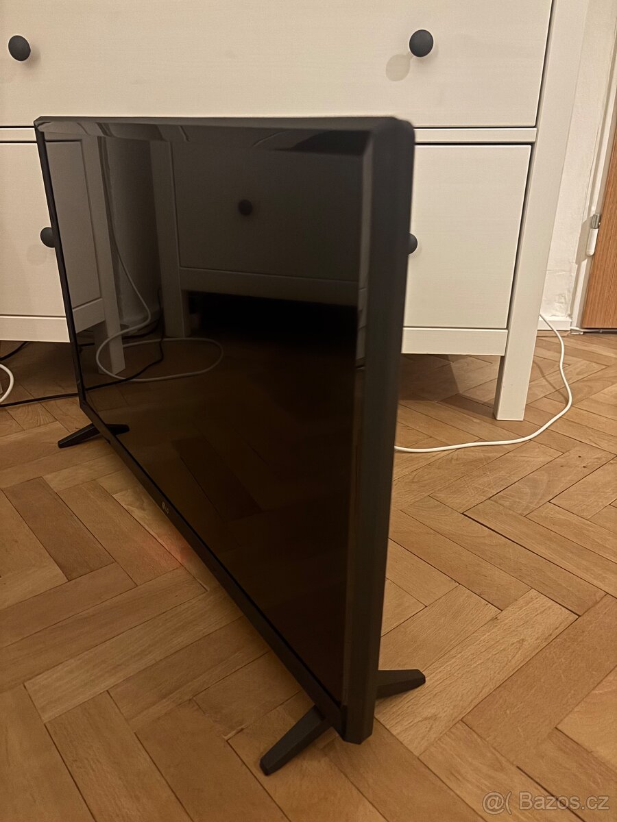 LG LED TV 32 + držák na TV Stell - 11