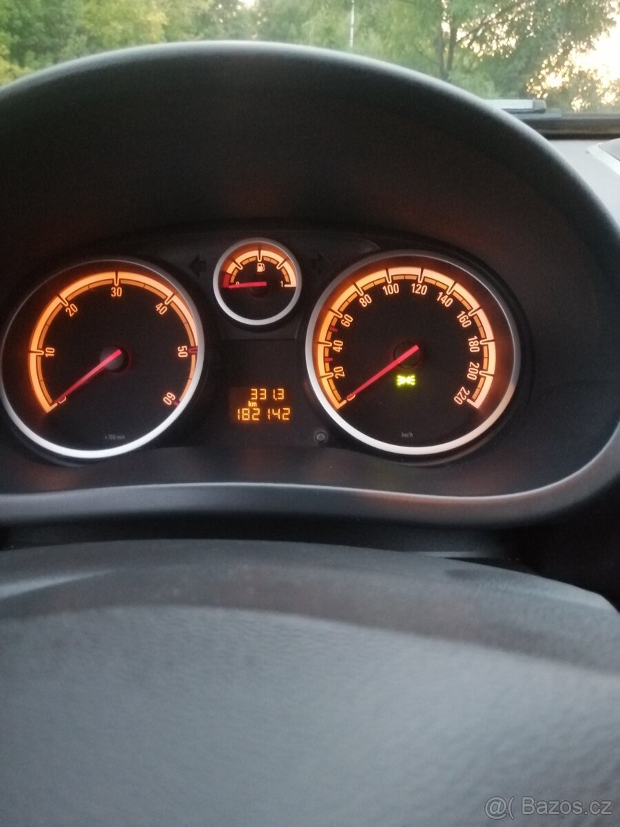 Opel Corsa 1.3cdti - 11