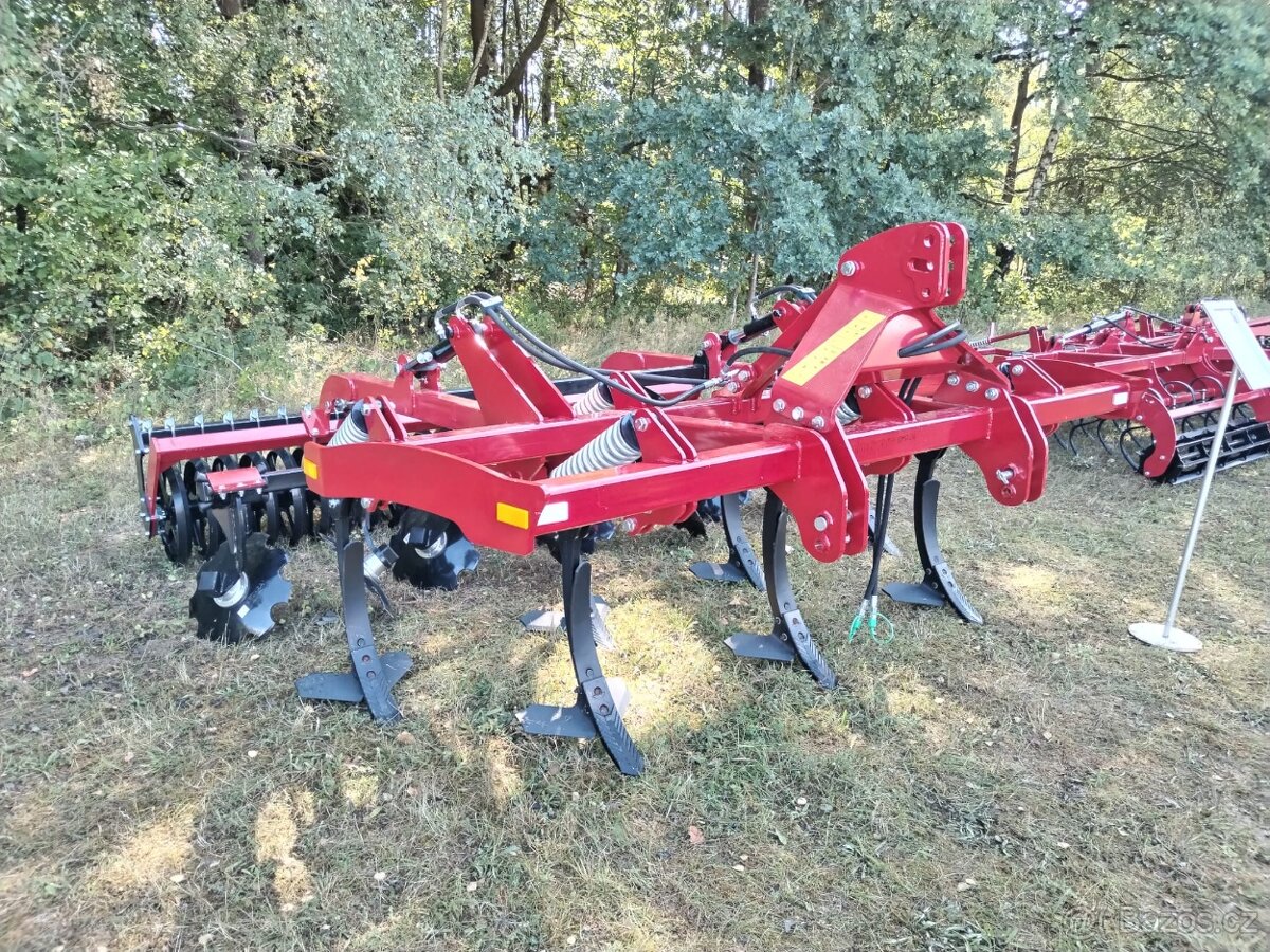 Dvouřadý radličkový podmítač AGILE 30 - 11