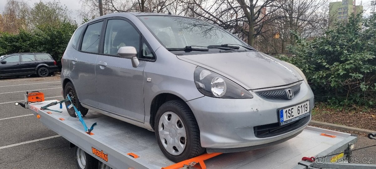 Honda jazz na náhradní díly rv. 2005 - 11