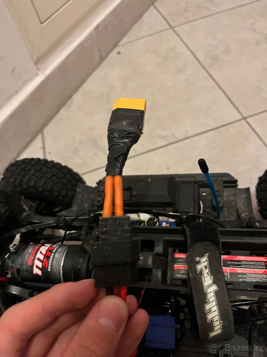 Traxxas Defender - 11