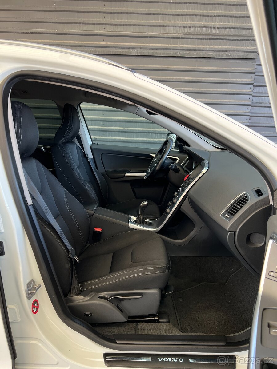 Volvo XC60 110 kW, 2.0 D3, BIXENON, NAVI - 11