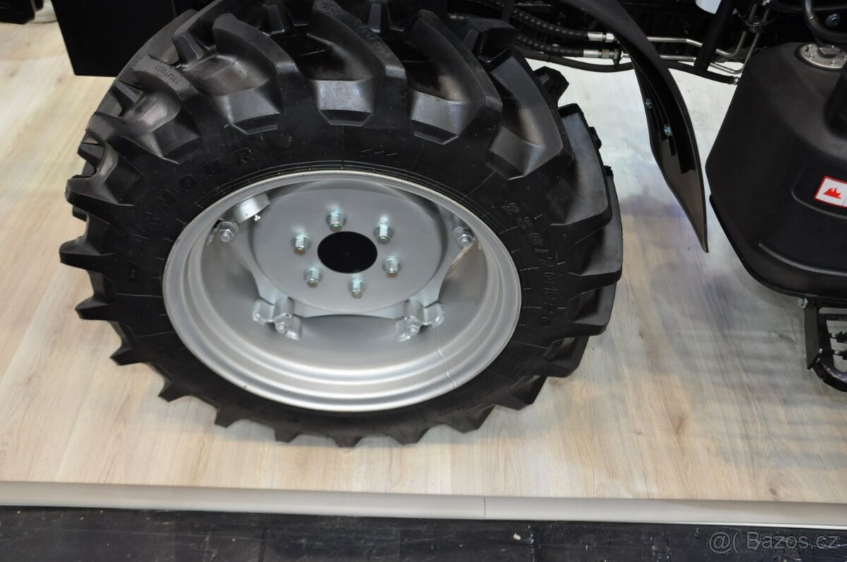 Prodam traktor HANWO HWB 604C, STAGE V, pohodlná kabina - 11