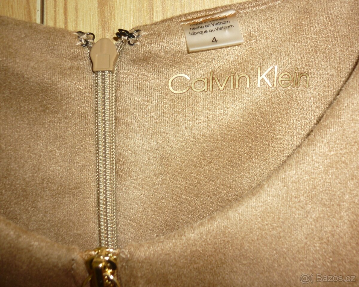 Semišové pouzdrové šaty Calvin Klein - 11