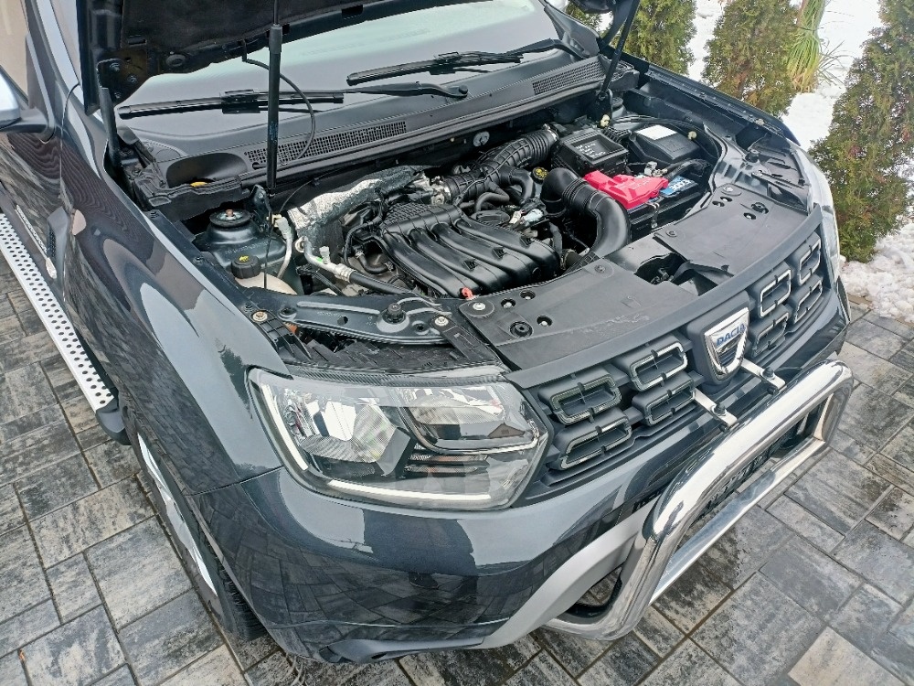 Dacia Duster 1.6i SE Winterpaket Navi Digi Klima Kamera - 11