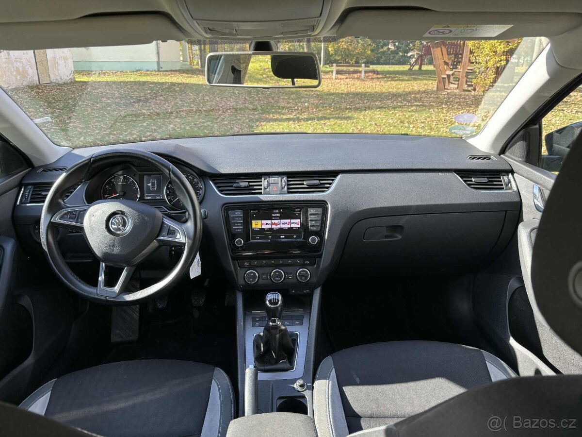 Škoda Octavia Combi 1.4 TSI 150k JOY - 11