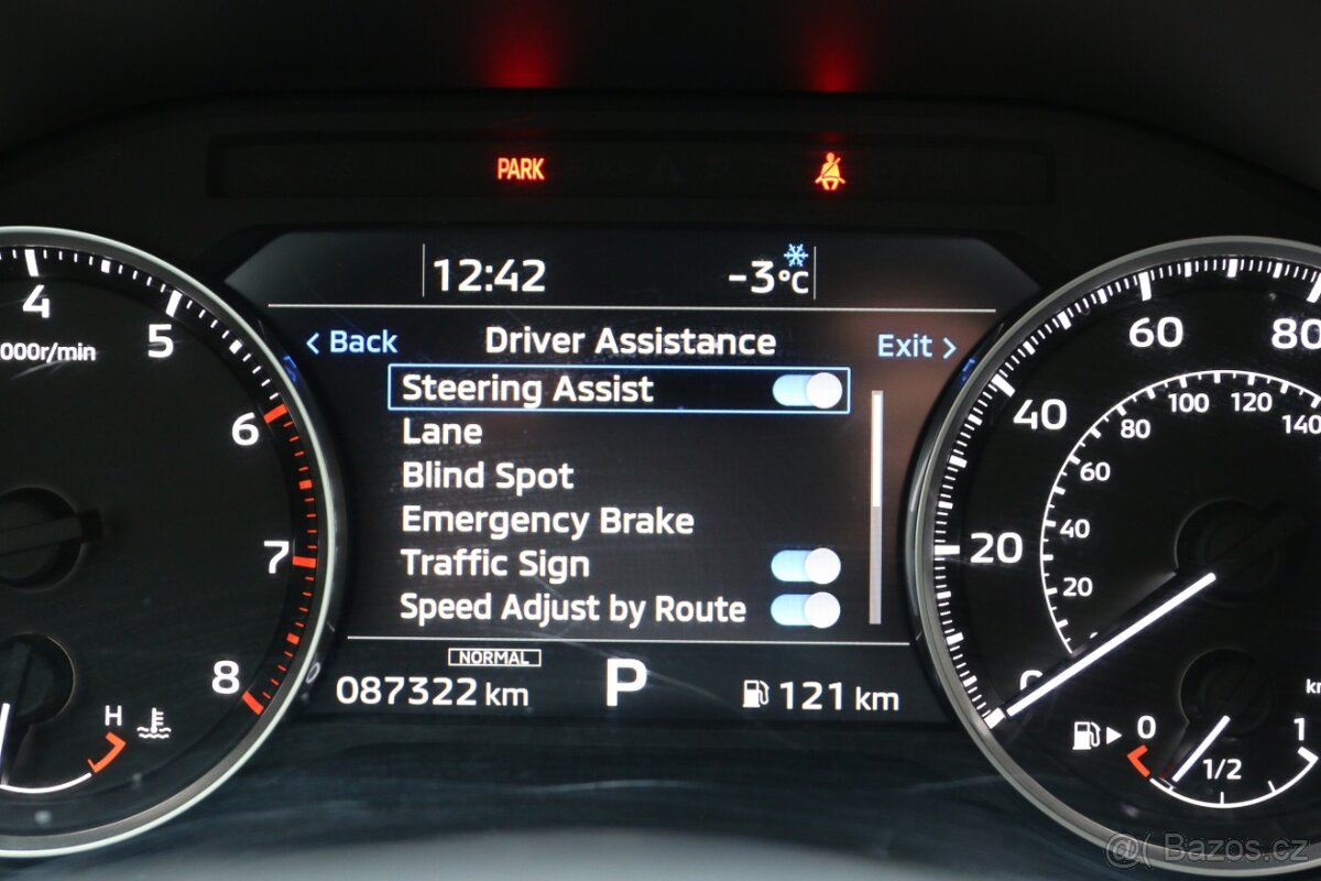 Mitsubishi Outlander 2.4 ,7míst, intense - 11