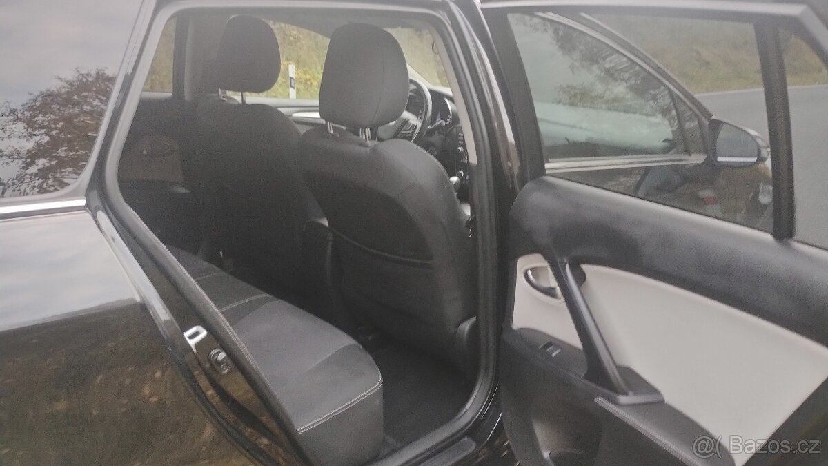 Toyota Avensis 2.0 D4D, kombi, ČR - 11