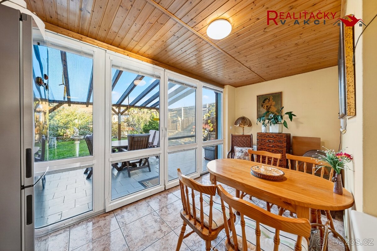 Rodinný dům s prostornou garáží, dílnou, vinným sklepem a vý - 11