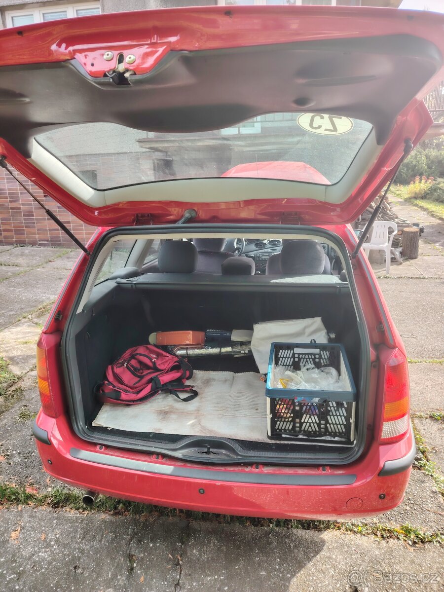 Prodám Ford Focus 1.6 benzín kombi - 11