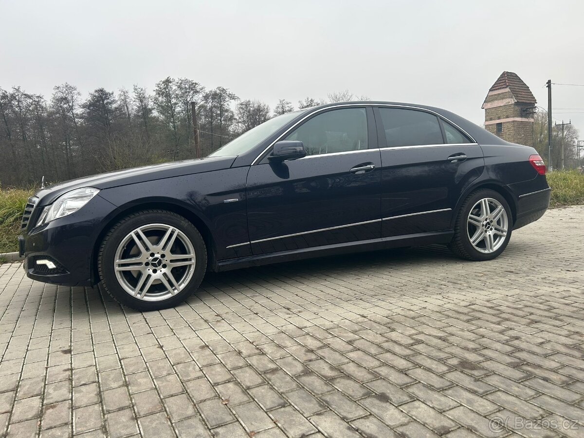 Prodám Mercedes Benz e class 350 4Matic - 11