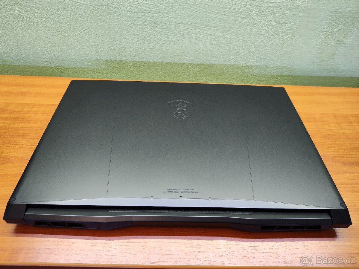 Nepoužitá 17" Katana,RTX-8gb-4.gen Mux,i7-13th,DDR5, M.2 1T - 11