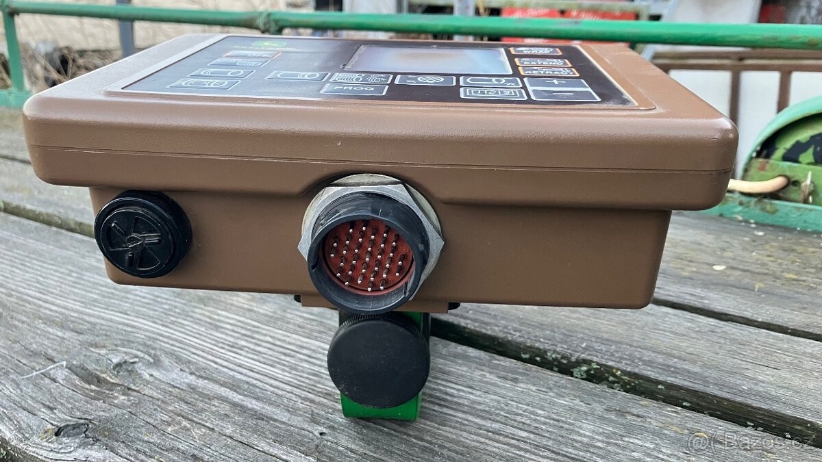 Lis na kulaté balíky John Deere - 11