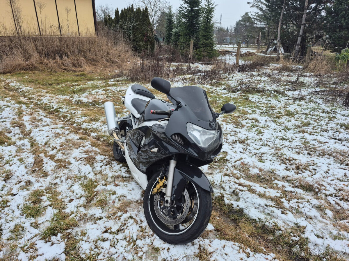 Suzuki GSXR 600 - 11