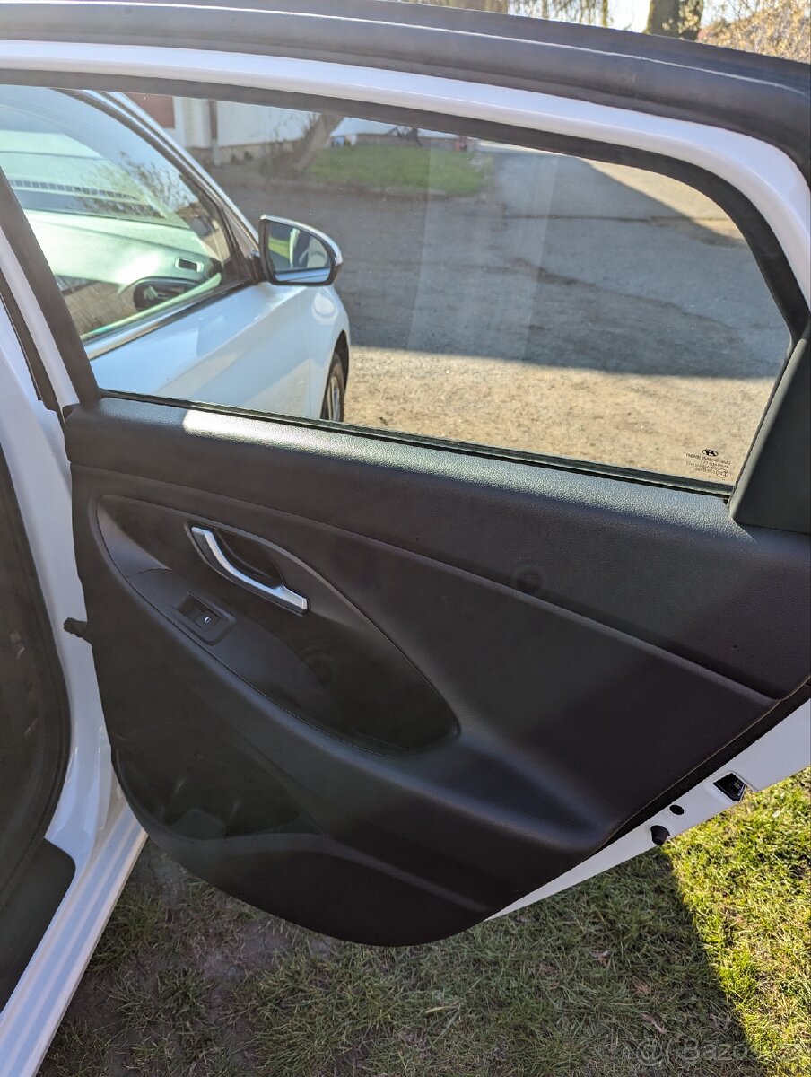 Hyundai i30 fastback - 11