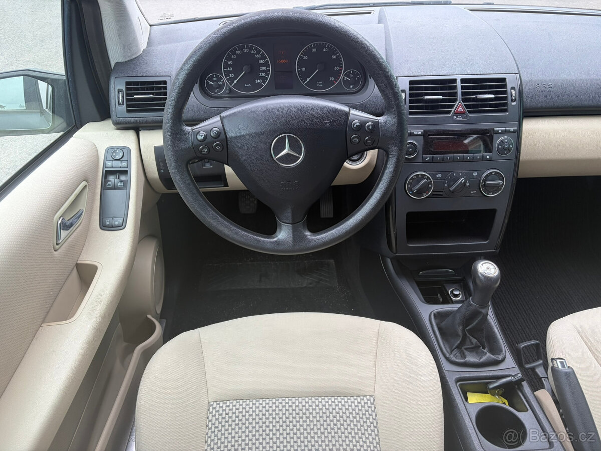 Mercedes - Benz A170 - 11