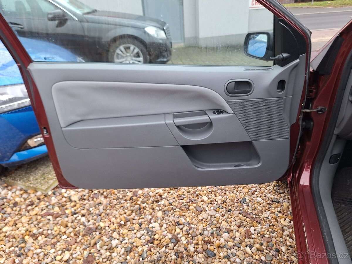 Ford Fiesta 1.3i 44KW - 11