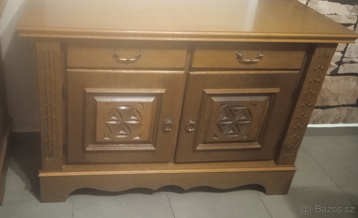 Rustikální komoda středně tmavý dub - 11
