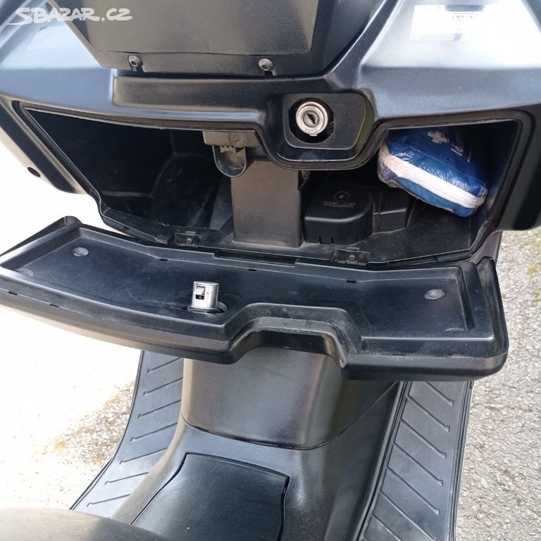 Yamaha Majesty 250 - 11