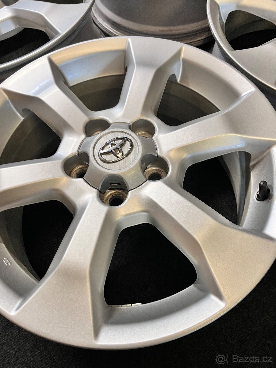 Toyota RAV4 3.generace originál alu disky - ET45 - 11