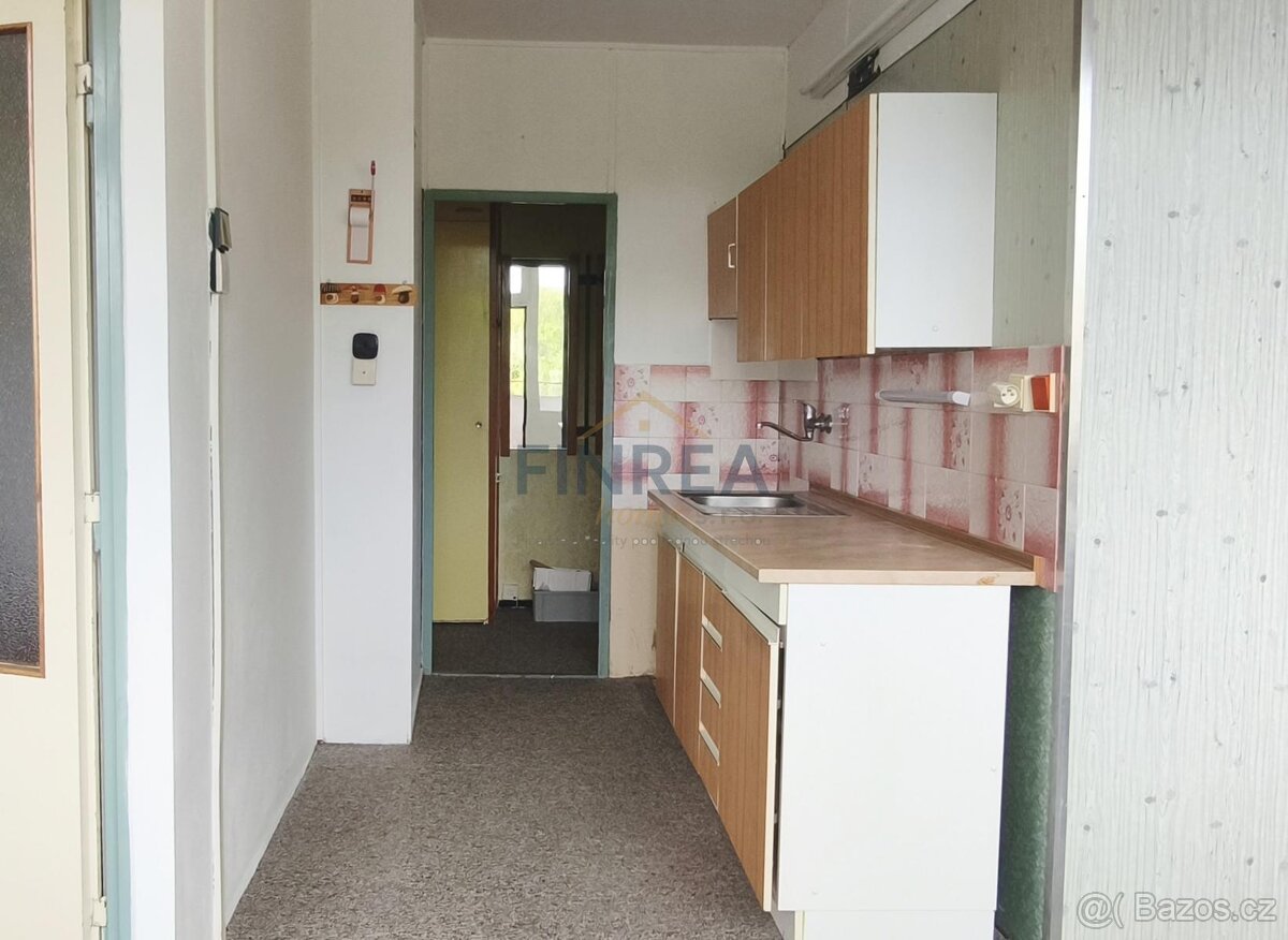 Prodej bytu, 4+1, 85 m2, OV, Chomutov, ul. Seifertova - 11