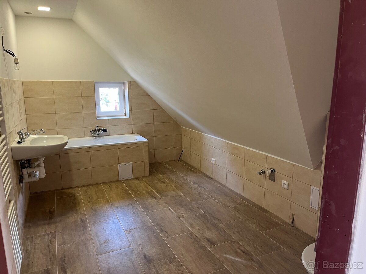 RD se zahradou v Karolince - 11