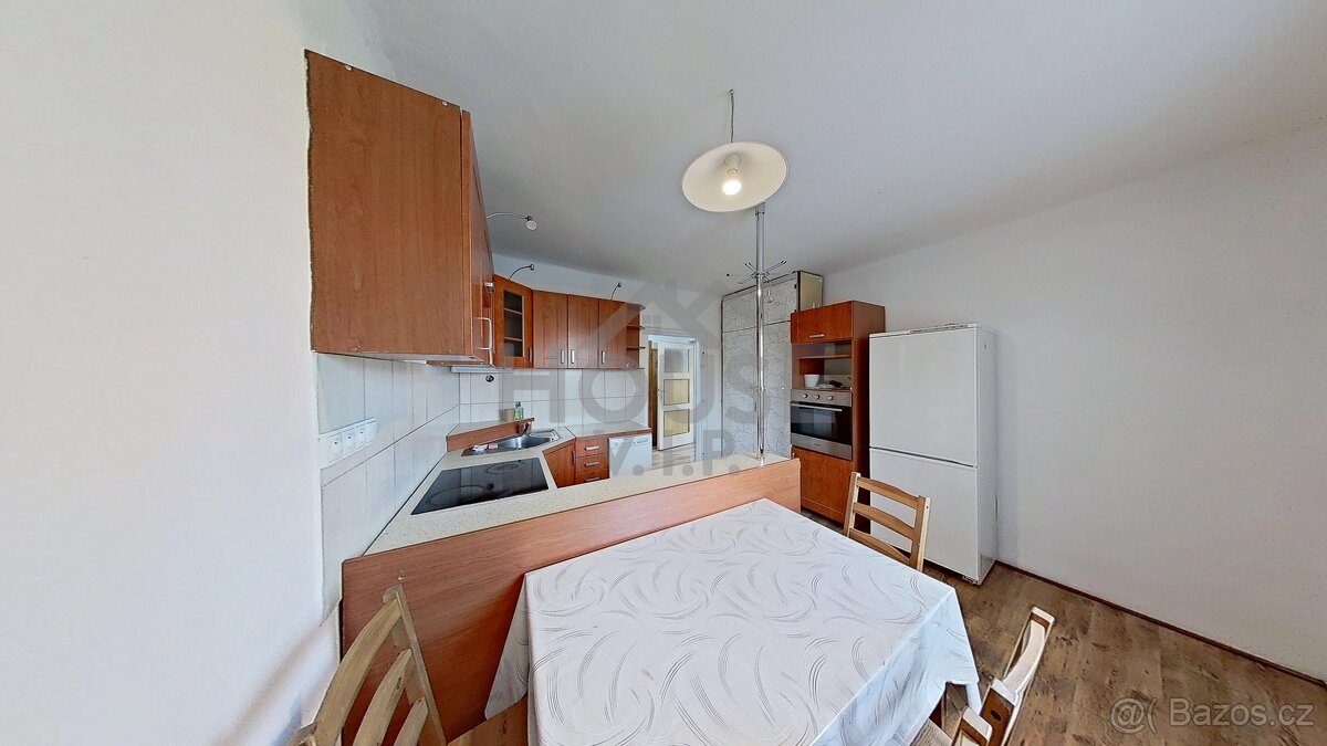 Prodej rodinného domu 4+1 na pozemku 938 m2 s prostornou díl - 11