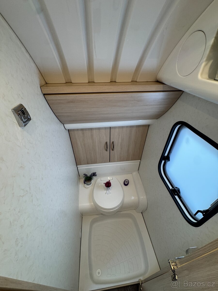 Hobby 560 KMFe De Luxe Edition Markíza, Klíma, Solar, Mover - 11