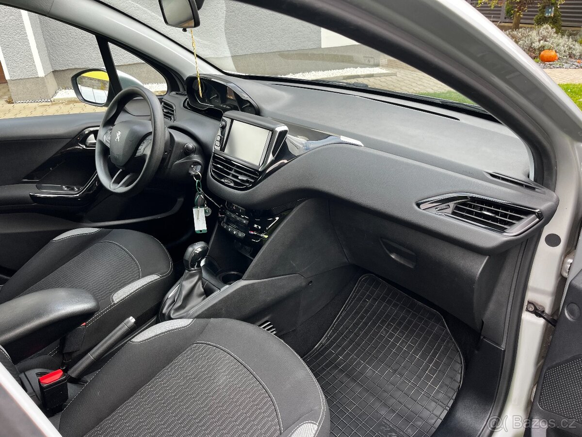 Peugeot 208 1.2i 60Kw r.v2016 naj 151tkm nové v ČR - 11