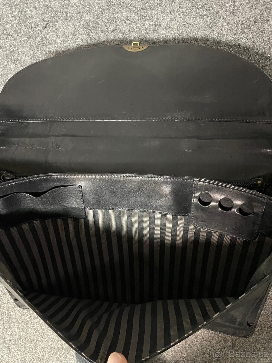 Černá kožená manažerská aktovka - 11