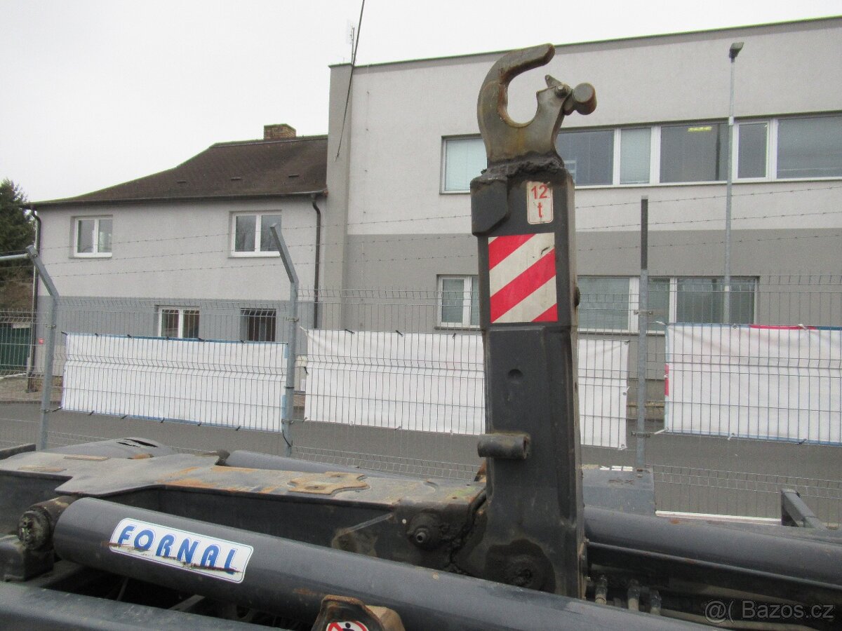 MB Axor 1829 hákový nosič kontejnerů - 11