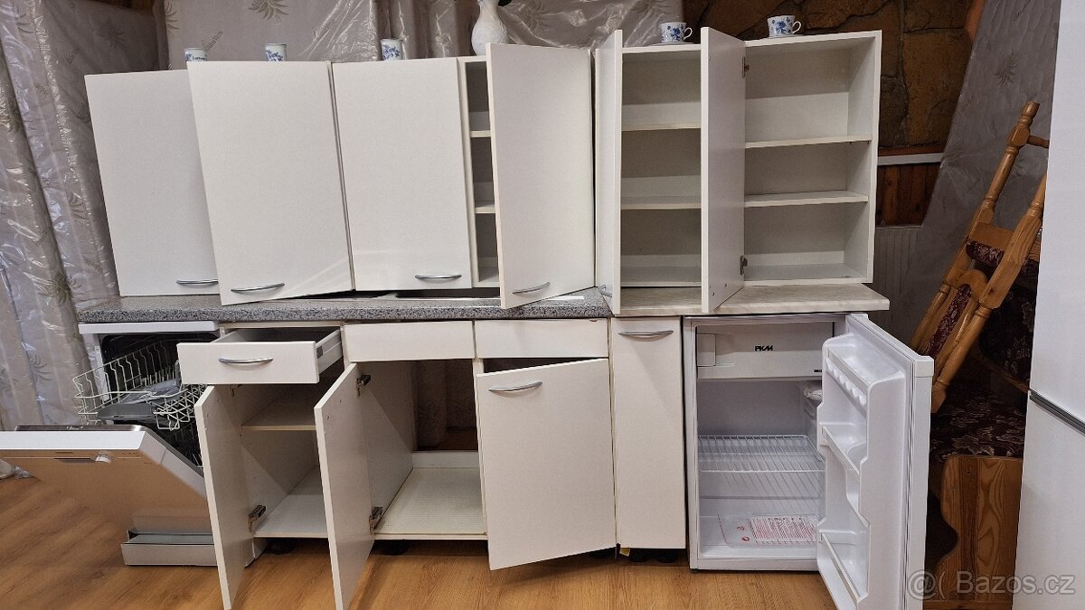 Kuchyňská linka německé výroby - 11