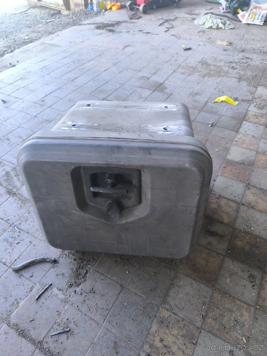 Plachtová nástavba, korba s roletou - 11